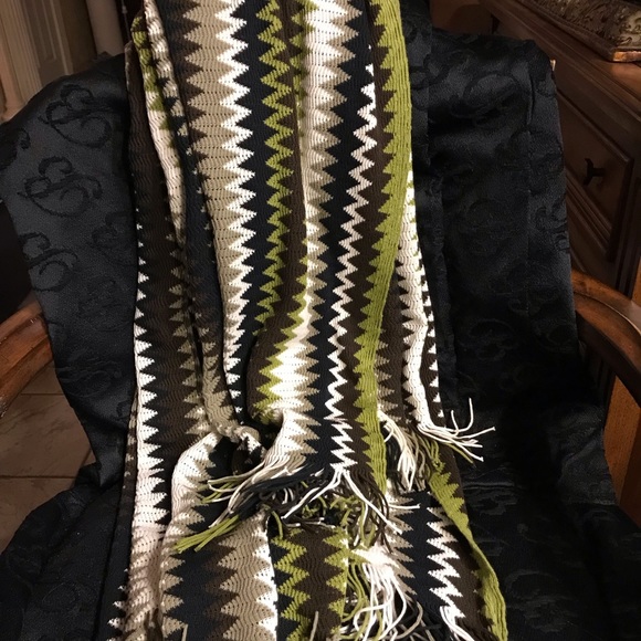 Multicolor Chevron Pattern Shawl/Throw - Picture 3 of 3